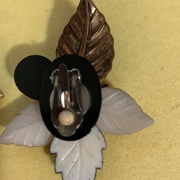 Gorgeous clip on style earrings* - Picture 5 of 5